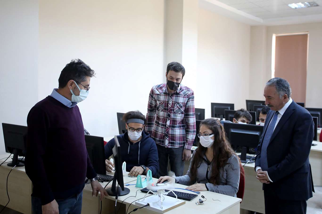 Ağrı İbrahim Çeçen Üniversitesi'nin iki projesi tescil aldı Ağrı İbrahim Çeçen Üniversitesi'nin iki projesi tescil aldı